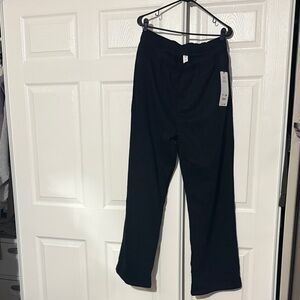 ALO Yoga Black and Gray Accolade Sweatpants